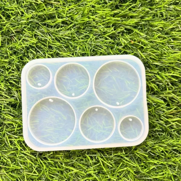 6-Cavity Round Jewellery & Keychain Silicone Mold