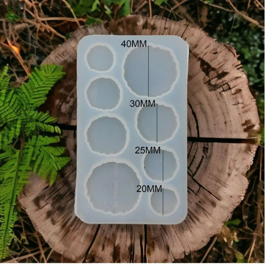 Untitled-design-2024-08-30T153143.476 8 Cavity Round Agate Rakhi, Bracelet & Pendant Silicone Mold for Resin Art - Image 1